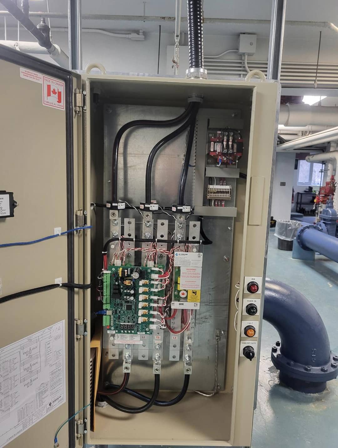 panneau électrqieu de machinerie